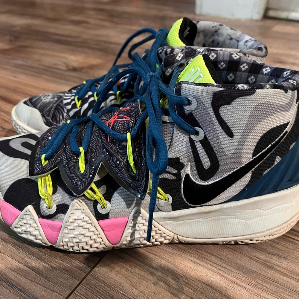 Nike Kybrid S2 What the neon basketball sneakers